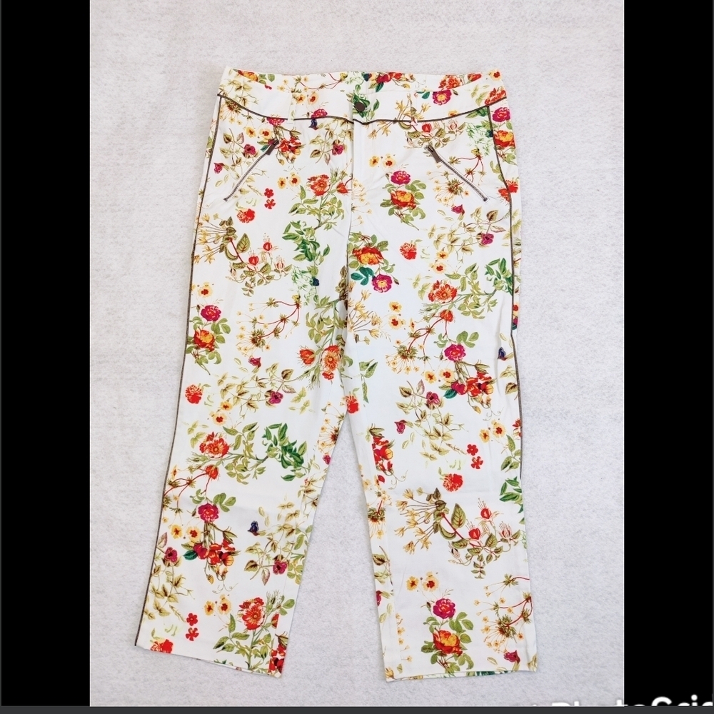 Disney Designer Capri Ankle Pant Womens 10 Alice Looking Glass Red Floral White